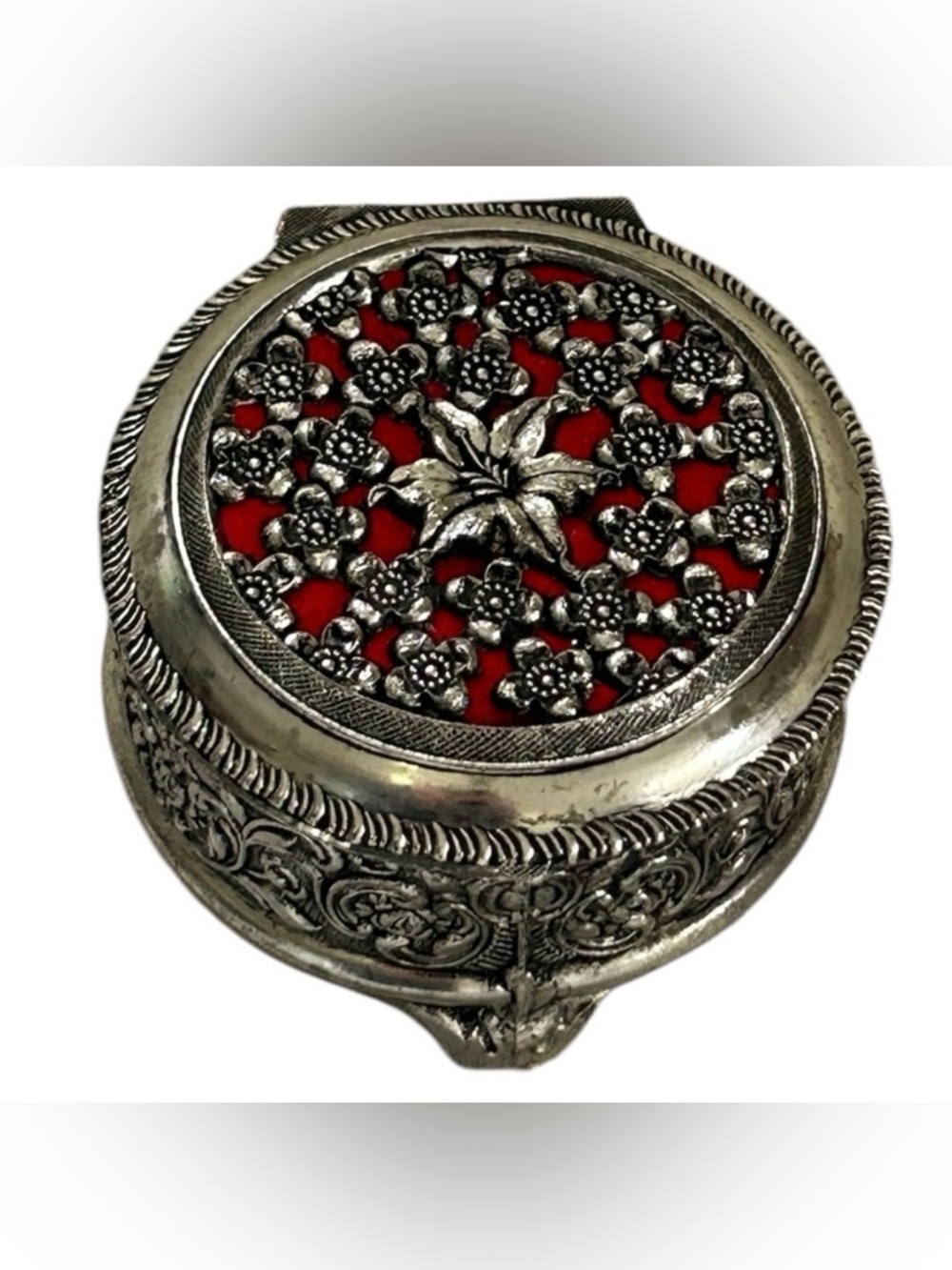 VINTAGE TRINKET BOX FLORAL SILVER TONE RED LINING